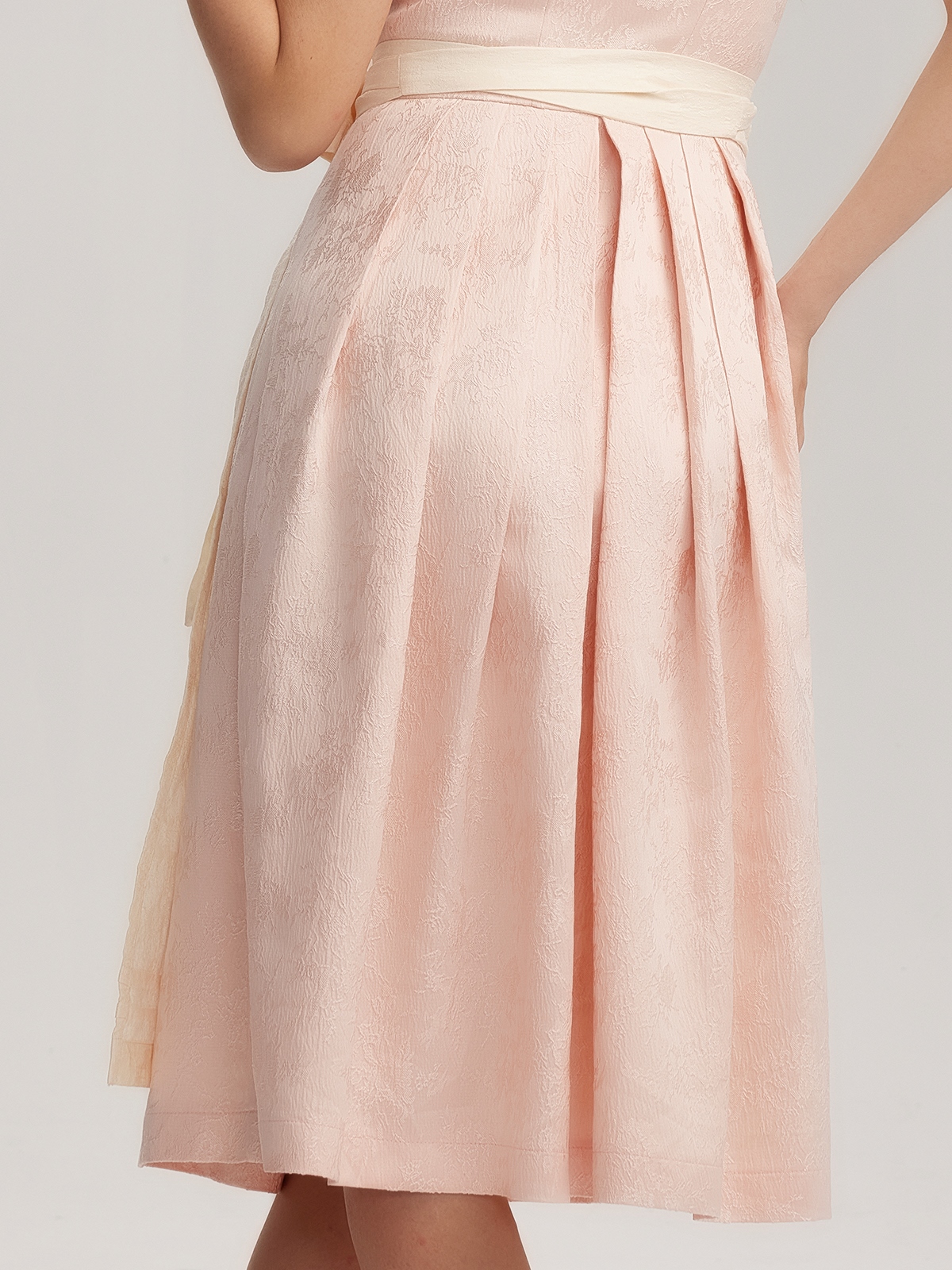 Einfarbiges Dirndl in Rosa