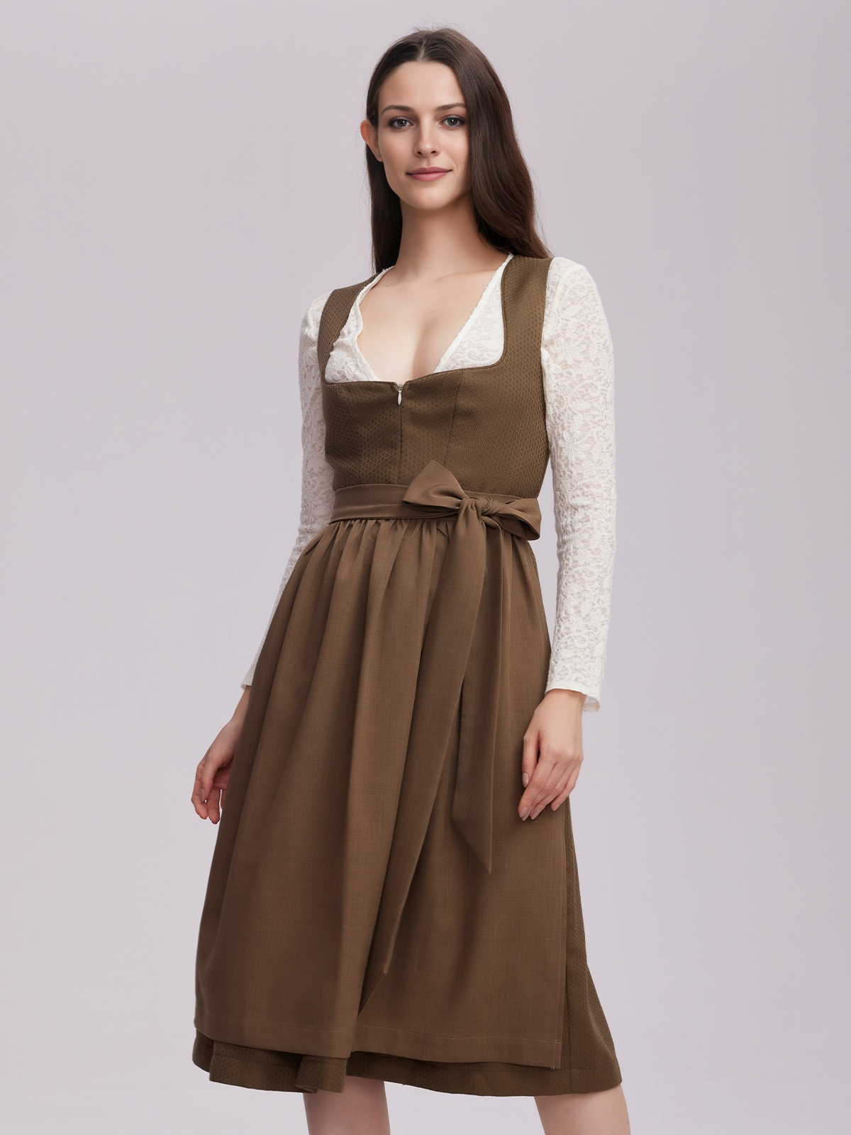 Dirndl in Grün mit floralen Details