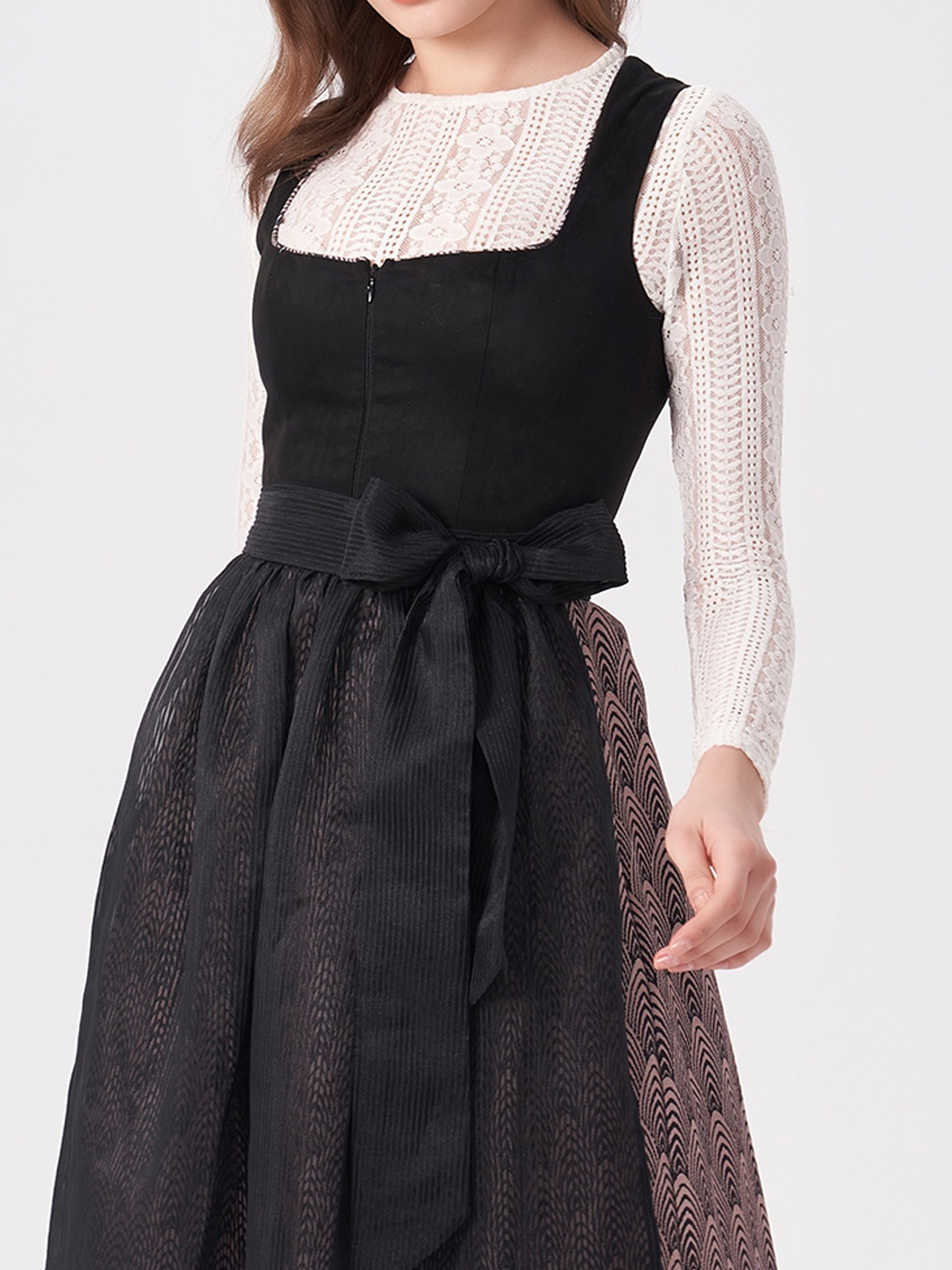 Klassisches Dirndl in Schwarz