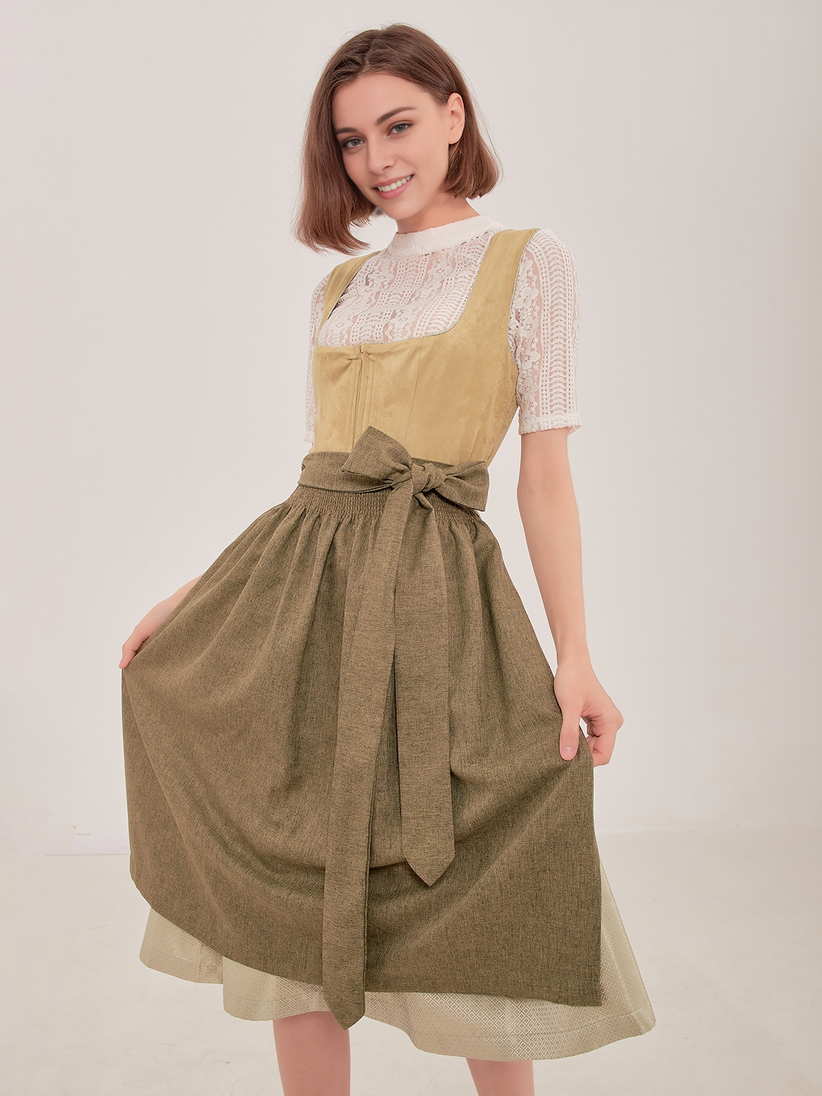 Dirndl mit geradem Ausschnitt in Grün