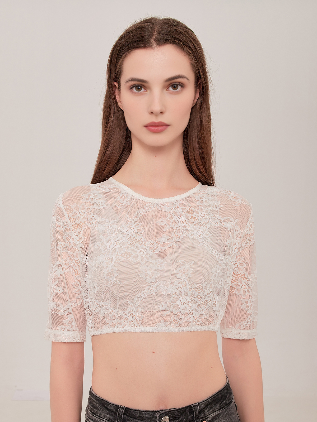 Moderne Dirndl-Bluse in Weiß