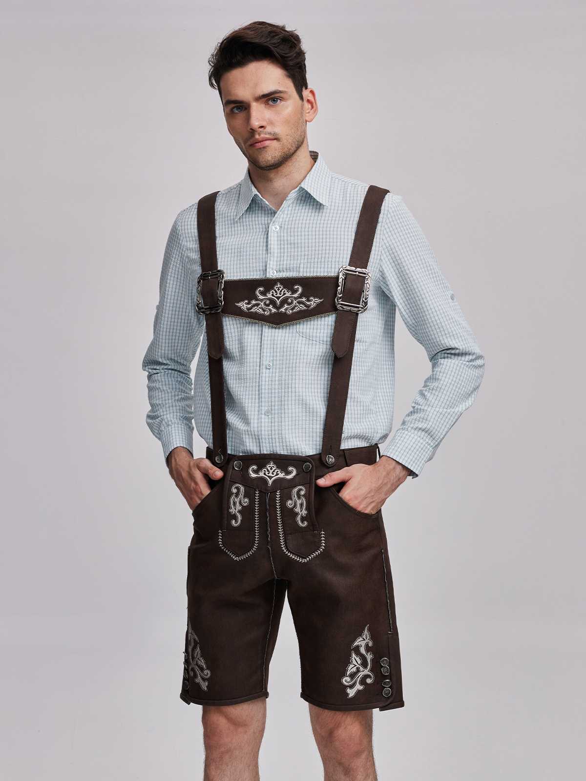 Dirndl mit Brauner Lederhose