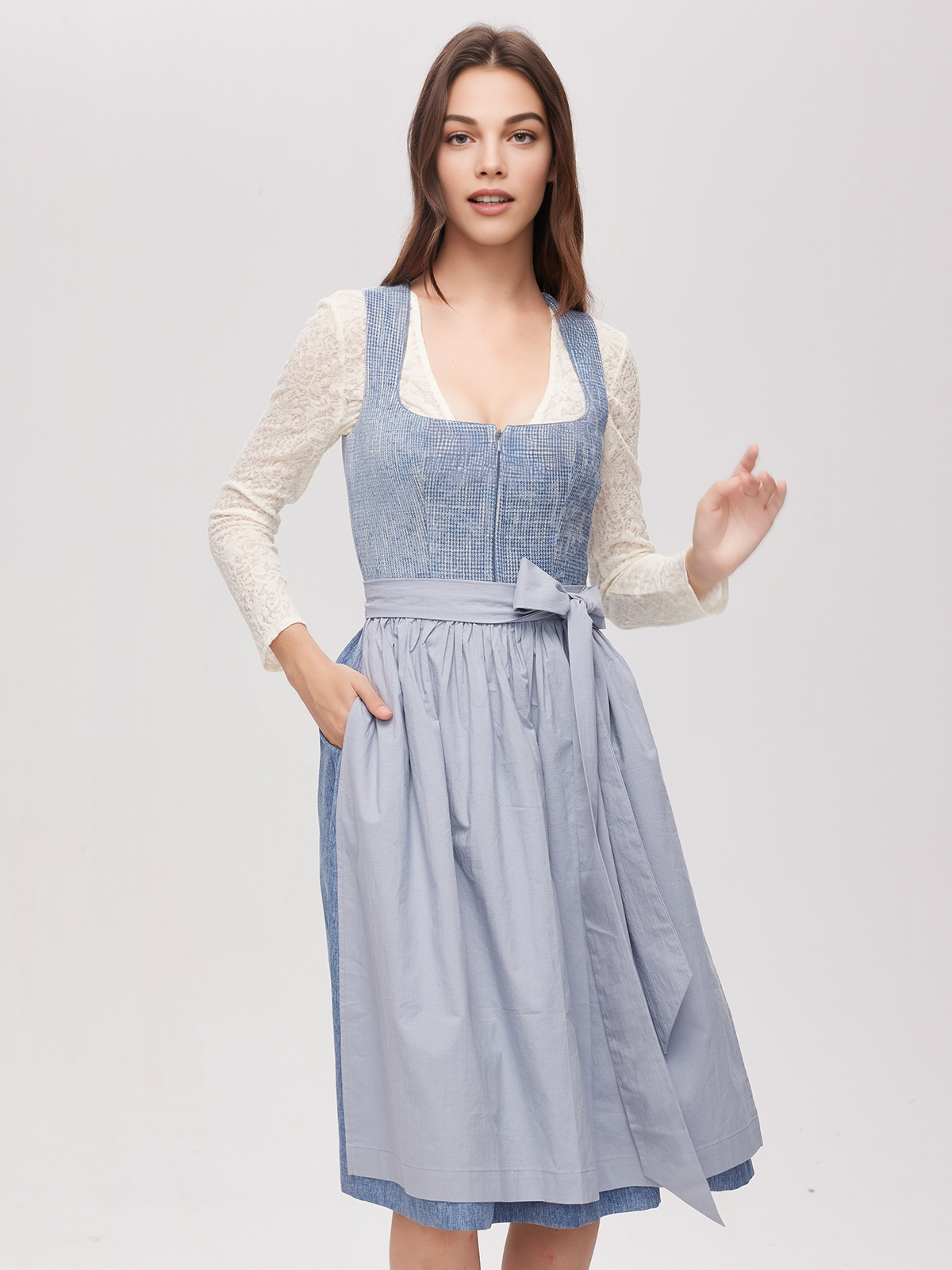 Ein elegantes rotes Samt-Dirndl, perfekt für festliche Anlässe