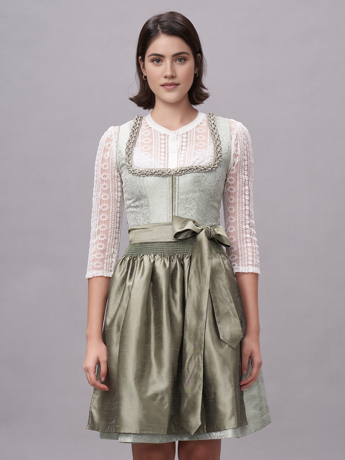 Modernes Dirndl in Grün – ein Blickfang für jeden Anlass