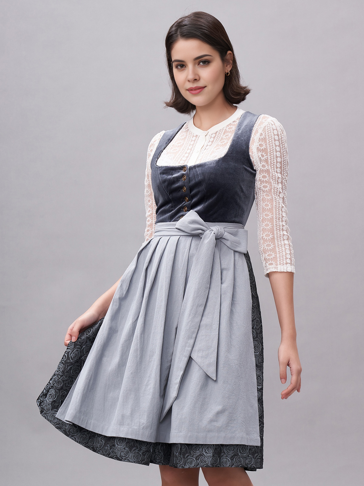 Braunes Dirndl mit blauen Details