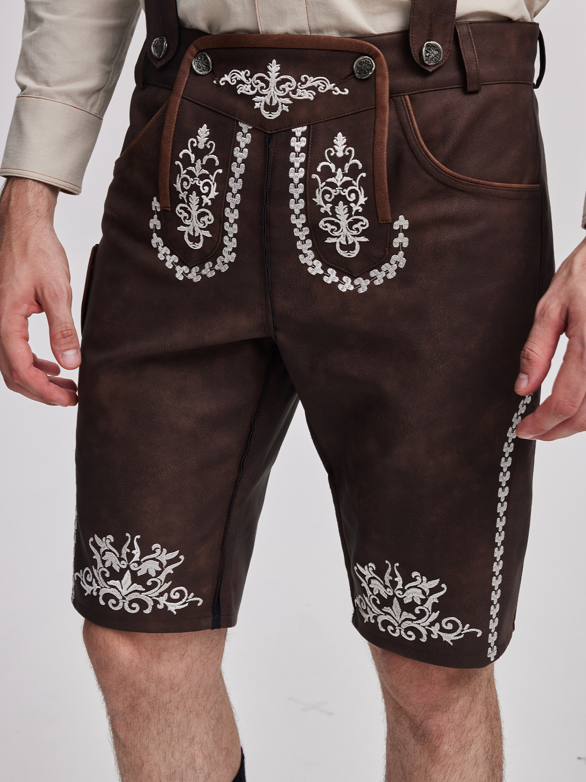 Modernes Dirndl mit Reißverschluss vorne