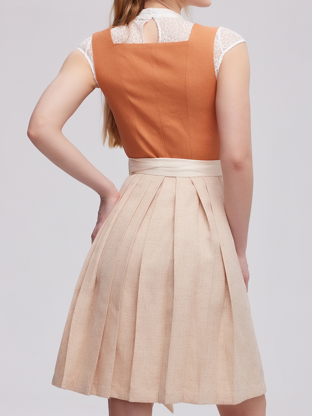 Dirndl in Orange – perfekt für festliche Anlässe