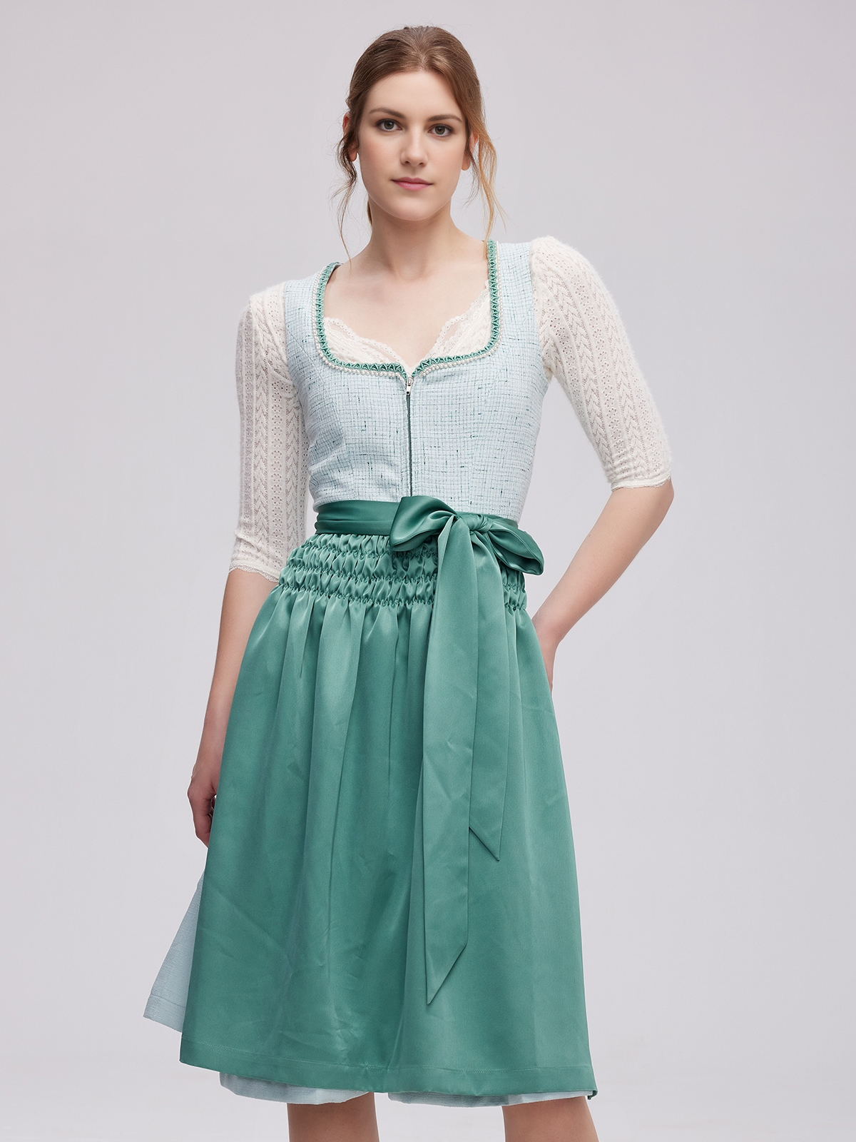 Elegante Dirndlbluse in Grün